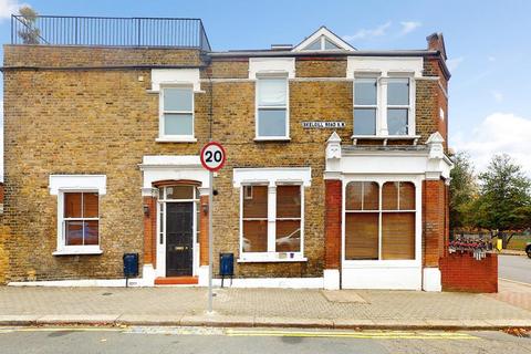 1 bedroom flat to rent, Putney Bridge Road, SW15