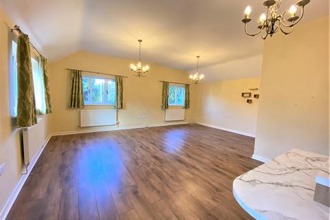 The Owls Bath Road, Eastington, Stonehouse, GL10 3AX