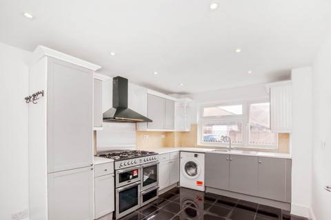 40 Rivington Walk, London, E8 4JT