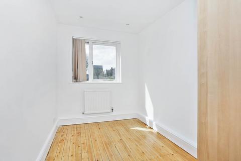 40 Rivington Walk, London, E8 4JT