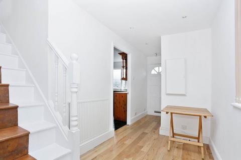40 Rivington Walk, London, E8 4JT