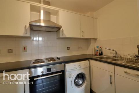 2 bedroom flat to rent, Fellowes Road