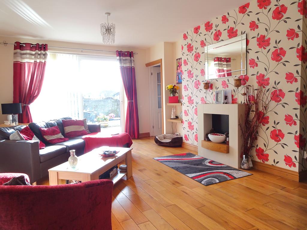 WOODLAND AVENUE, PORTHCAWL, CF36 5HR 3 bed semidetached house £275,000