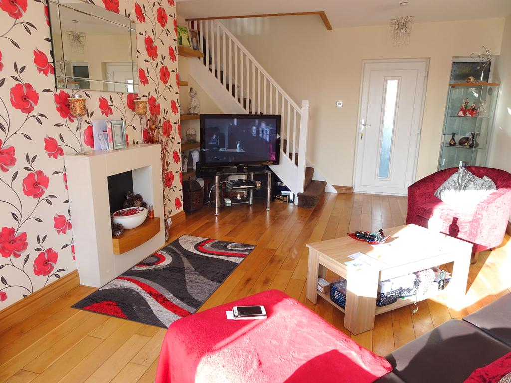 WOODLAND AVENUE, PORTHCAWL, CF36 5HR 3 bed semidetached house £275,000