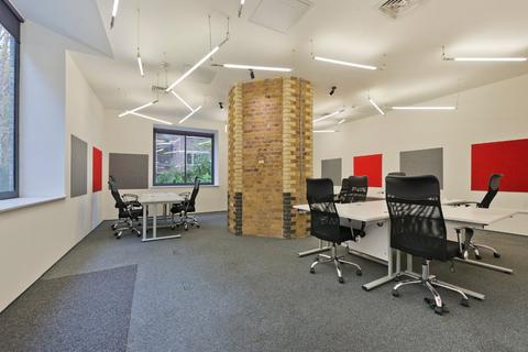 Office to rent - Rosebery Avenue, Farringdon, London, EC1R