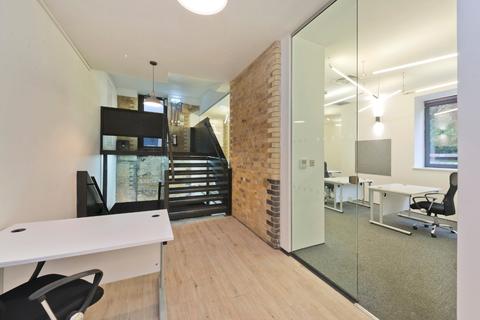 Office to rent - Rosebery Avenue, Farringdon, London, EC1R