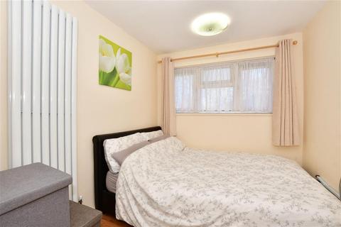 2 bedroom flat for sale - Attlee Terrace, London, London