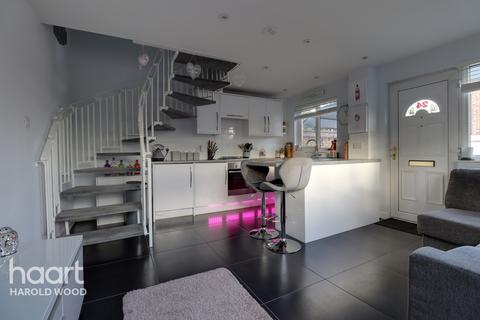 24 Stephens Close, Romford, RM3 7RS