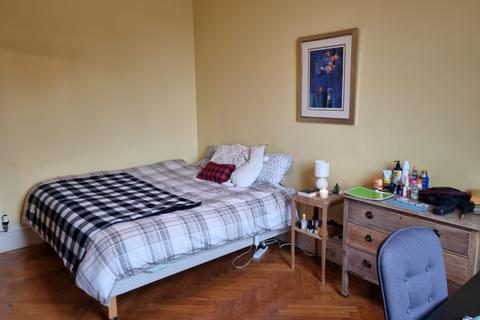 2 bedroom flat to rent - Grosvenor Gardens, West End, Edinburgh, EH12