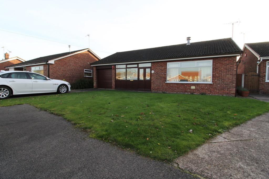 North Moor Drive, Walkeringham 3 bed detached bungalow £220,000