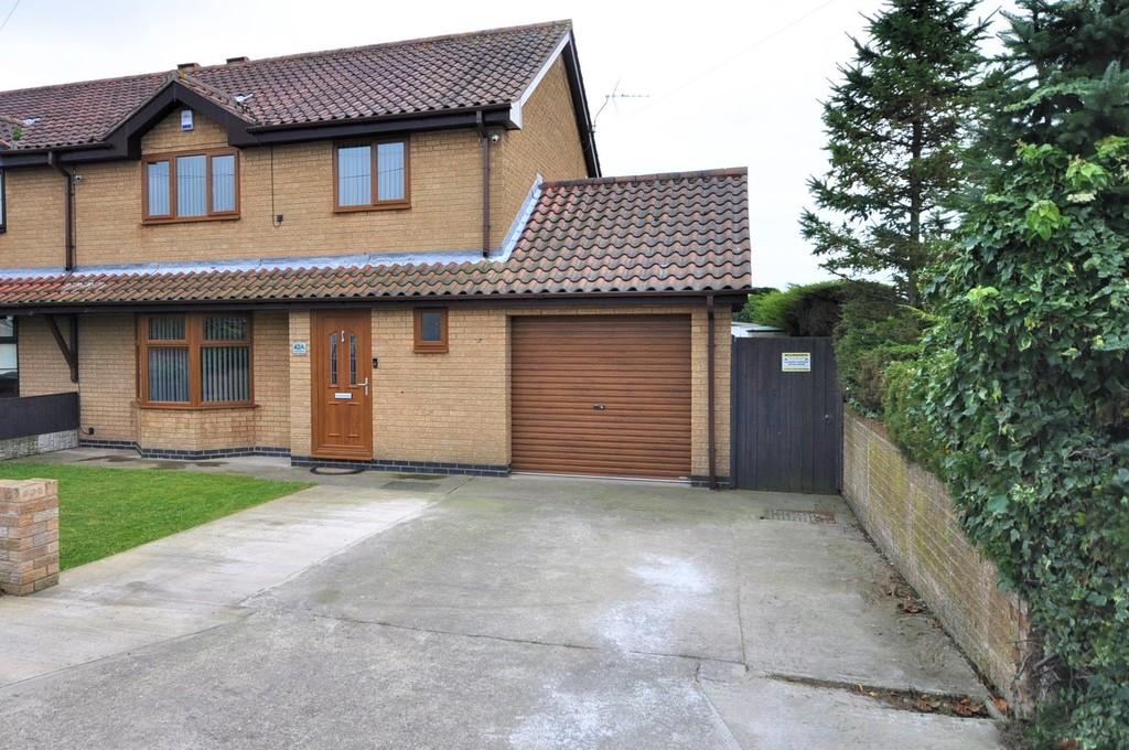 South End, Thorne, Doncaster 3 bed semidetached house £240,000