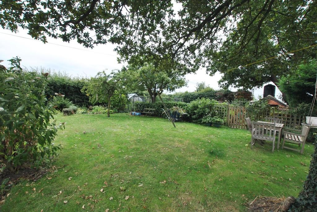 Roden Lane, Roden, Telford, TF6 6BP. 4 bed cottage £395,000