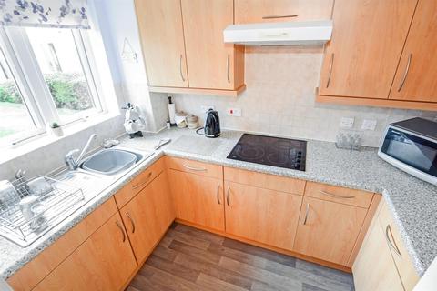1 bedroom flat for sale - Flat , Windmill Court, Barnham Road, Barnham, Bognor Regis