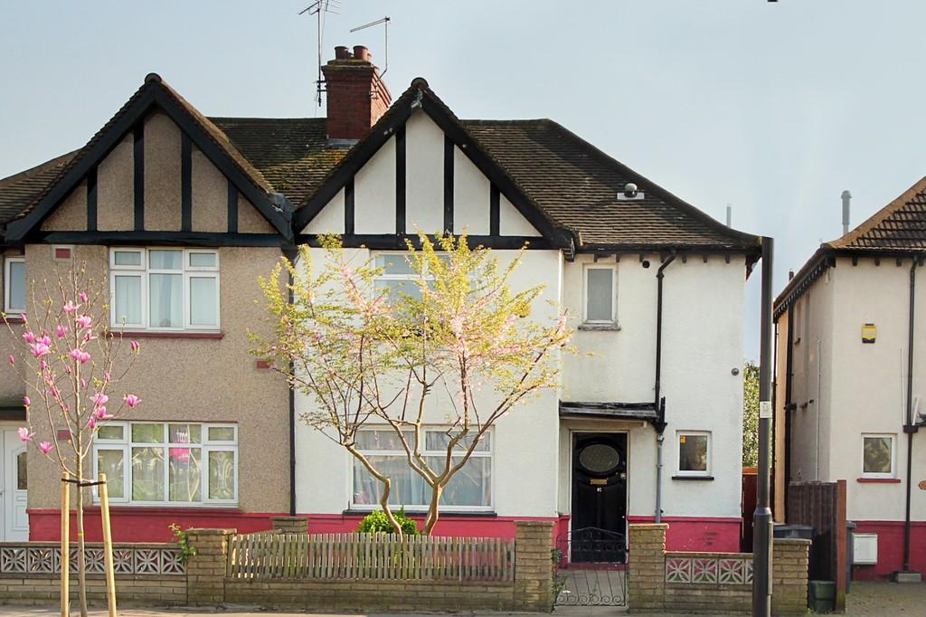 Noel Road, W3 3 bed semidetached house £775,000