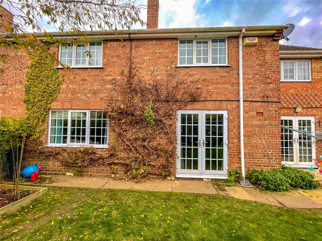 Bradley Road, Bradley, Grimsby, NE Lincolnshire, DN33 4 bed semidetached house for sale £255,000