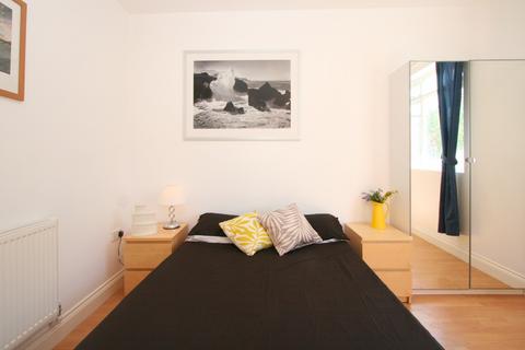 undefined, Grove Street, London SE8