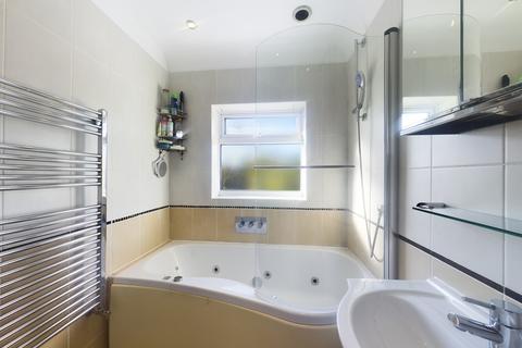 94 Pine Gardens, Ruislip, HA4 9TH