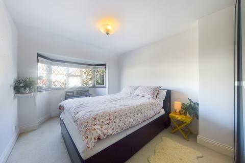 94 Pine Gardens, Ruislip, HA4 9TH
