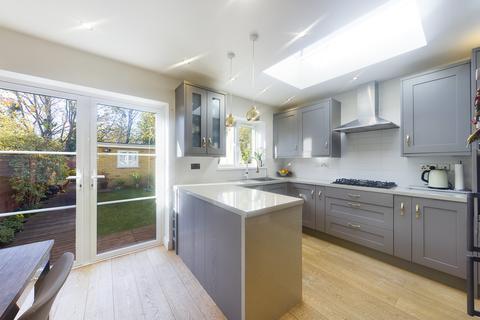 94 Pine Gardens, Ruislip, HA4 9TH