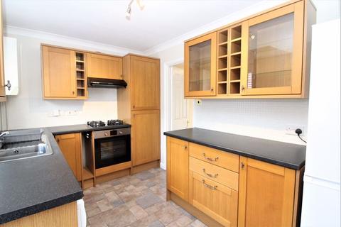 2 bedroom terraced house to rent, St. Marys Road, Tonbridge