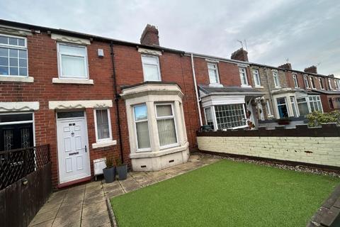 3 bedroom terraced house to rent, Tyndal Gardens, Dunston, Tyne and Wear, NE11