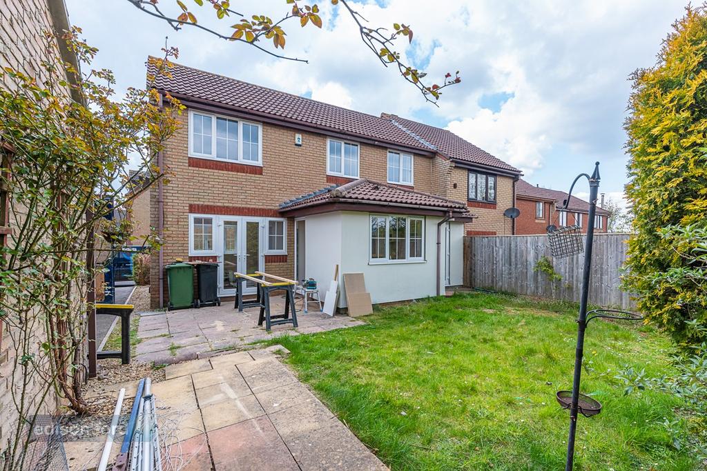 Long Croft, Yate, Bristol, BS37 3 bed end of terrace house £1,250 pcm