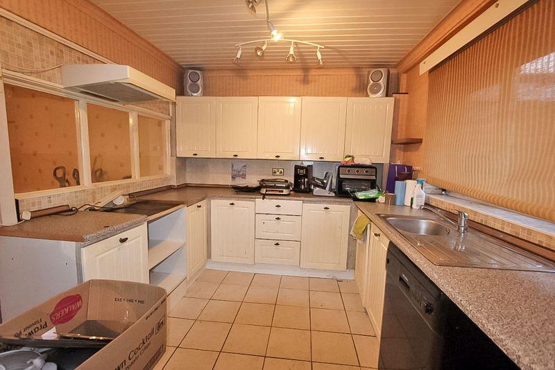 Dursley Close, Willenhall 3 bed detached house £175,000