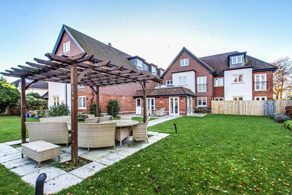 Limpsfield Road, Warlingham, Surrey, CR6 9RL 1 bed retirement property