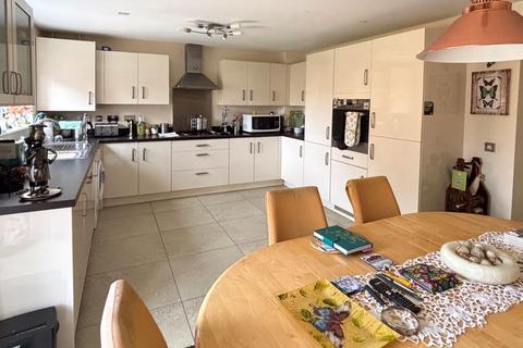 4 bedroom detached house for sale, Spinners Road, Brockworth, Gloucester
