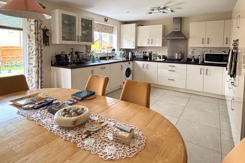 4 bedroom detached house for sale, Spinners Road, Brockworth, Gloucester