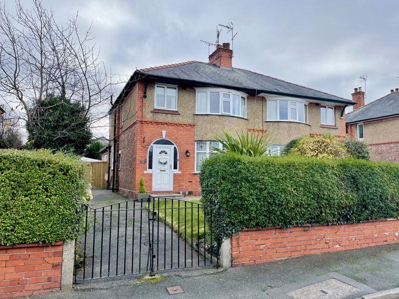 Windsor Drive, Wrexham 3 bed semidetached house £239,950