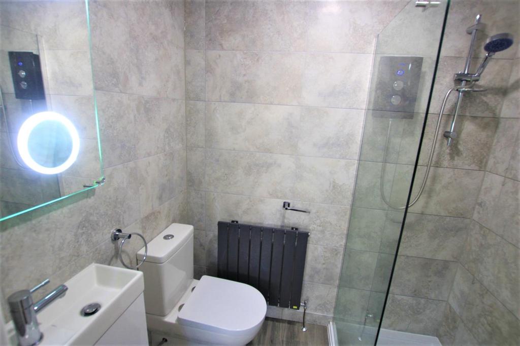 En Suite Shower Room