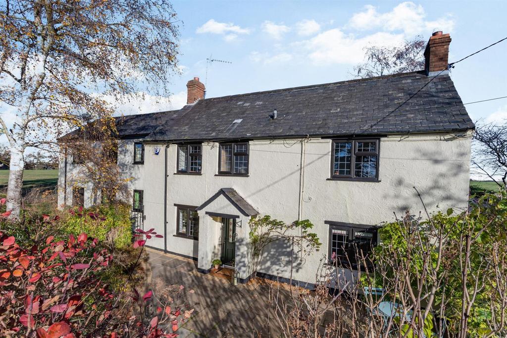 Horton Road, Hackleton, Northamptonshire, NN7 2AW 4 bed cottage £750,000