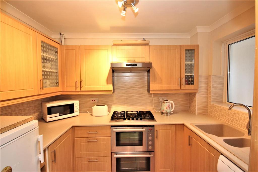 St. Crispians, Seaford 2 bed house £350,000