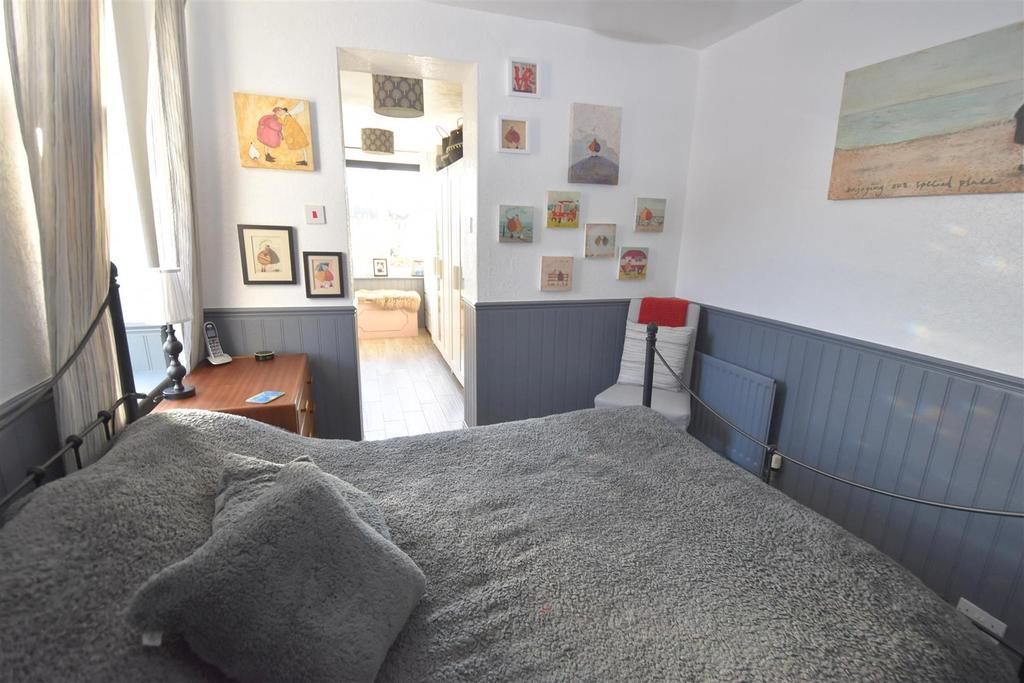 Bed1b.JPG