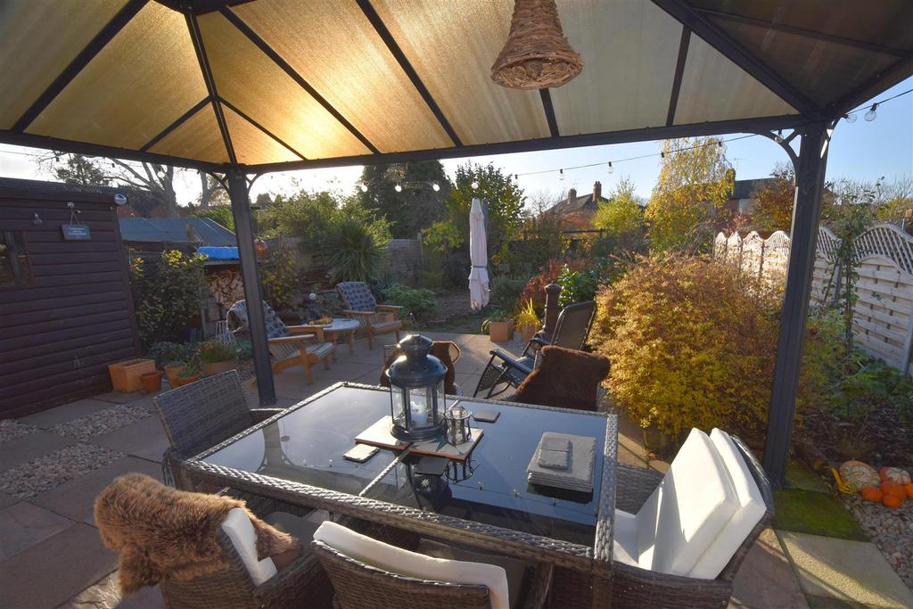 Patio2.JPG