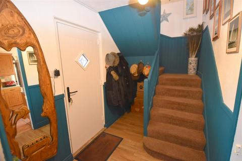 3 bedroom semi-detached house for sale - Laburnum Walk, Upton-Upon-Severn, Worcester