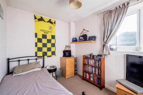 1 Green End, Brighouse, HD6 1JF