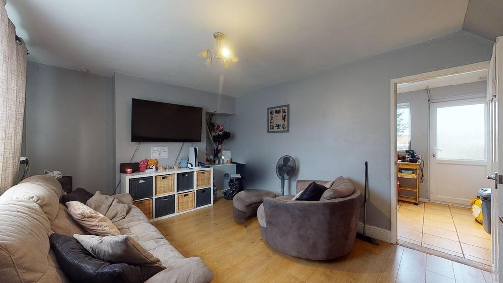 Redsull Avenue, Deal 2 bed terraced house £230,000