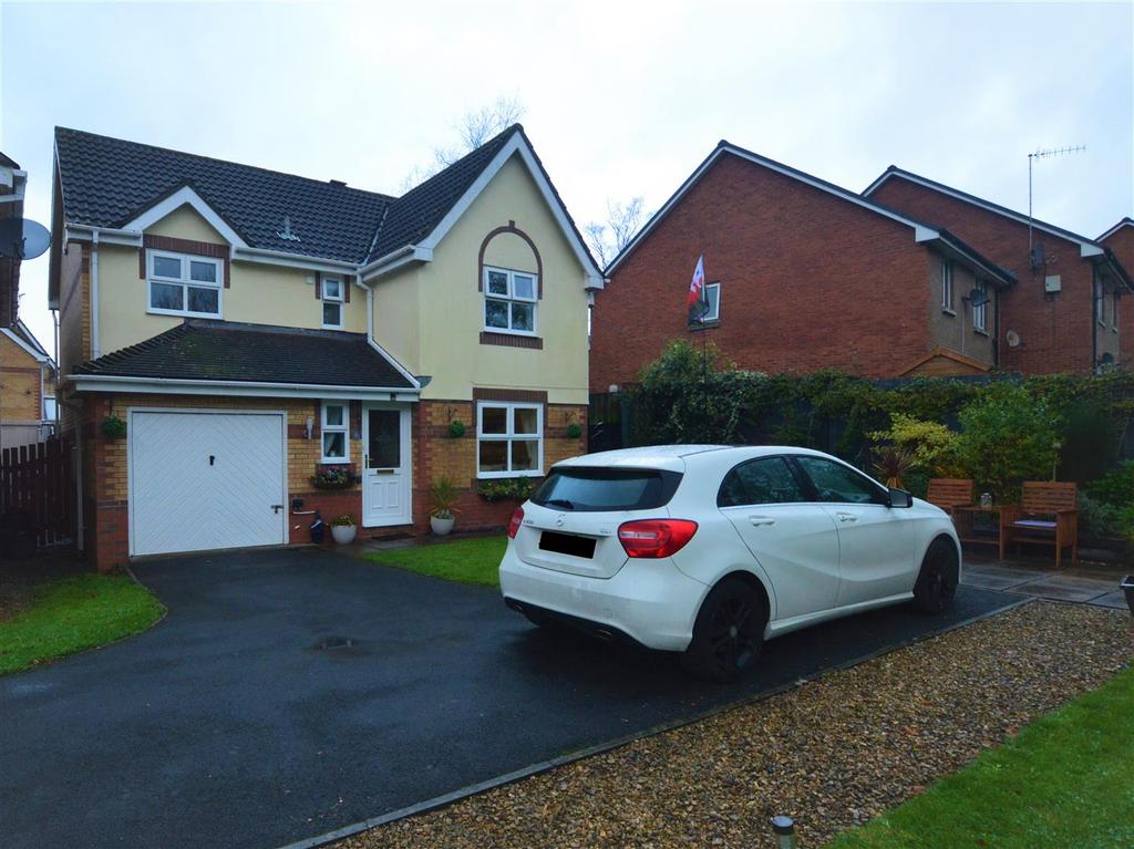 Maes Ty Gwyn, Llangennech, Llanelli 4 bed detached house £300,000