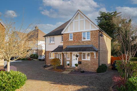 18 Willow Close, Banstead, SM7 1BN