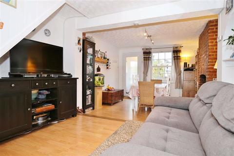 5 Kent Terrace, Meopham, Gravesend, DA13 0AW