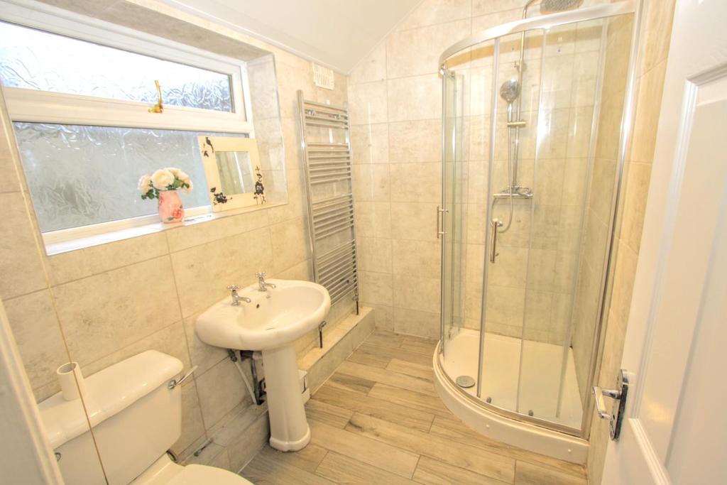 Ground floor shower room/w.c.