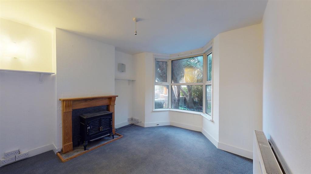Poets Corner, Margate 2 bed end of terrace house £825 pcm (£190 pw)