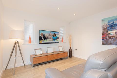 8 Halliday Close, Epsom, KT17 1AZ