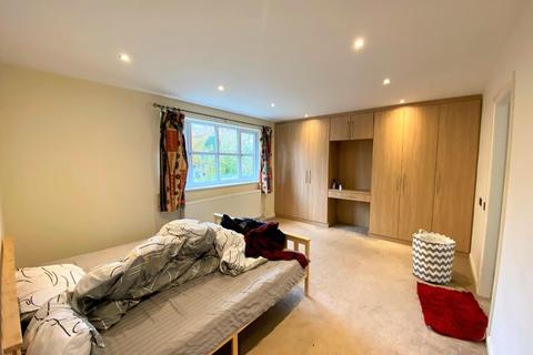 4 Copperbeech Close, Manchester, M22 4WP