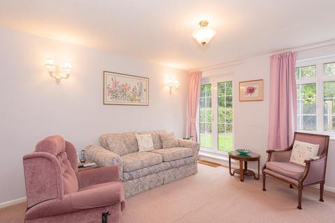 6 Freshmount Gardens, Epsom, KT19 8RF