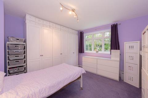 6 Freshmount Gardens, Epsom, KT19 8RF