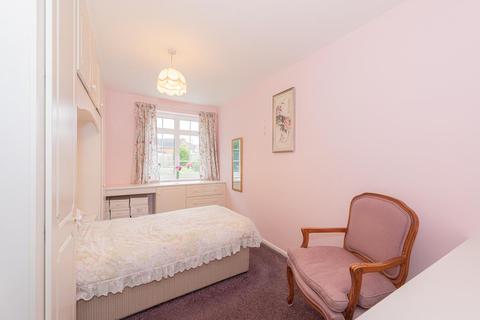 6 Freshmount Gardens, Epsom, KT19 8RF