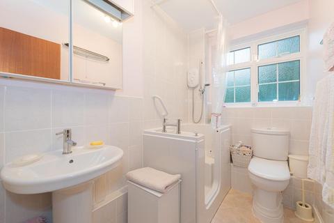 6 Freshmount Gardens, Epsom, KT19 8RF